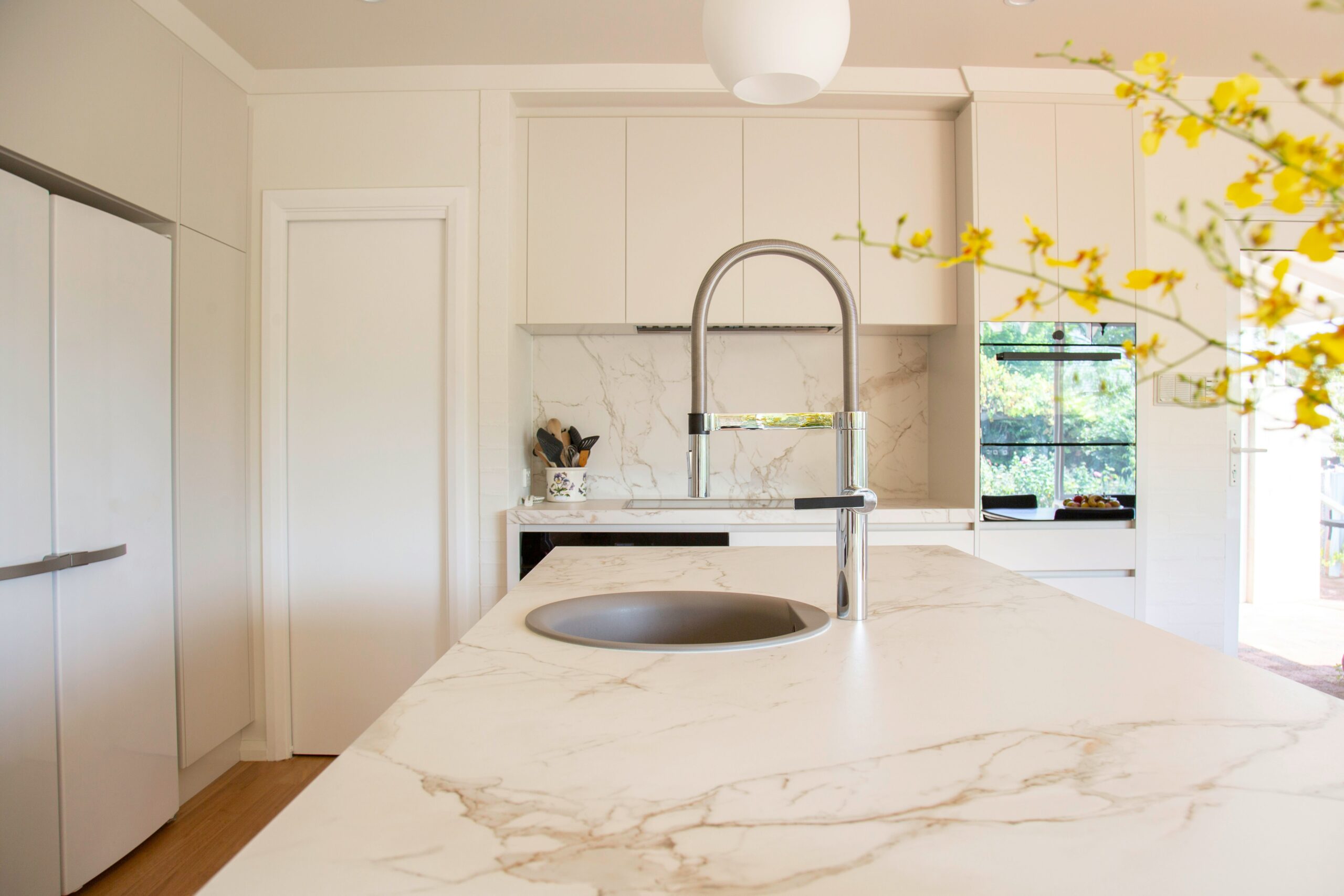 What Are the Differences Between Marble and Granite?